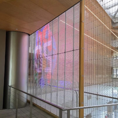 شاشة عرض LED إبداعية كبيرة P20.8 شفافة للإعلان عن التصميم التصميمي والتصميمي