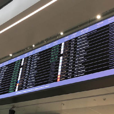 شاشة عرض LED خارجية للإيجار P4.8 هيكل قفل قوس مزدوج مضاد للتداخل